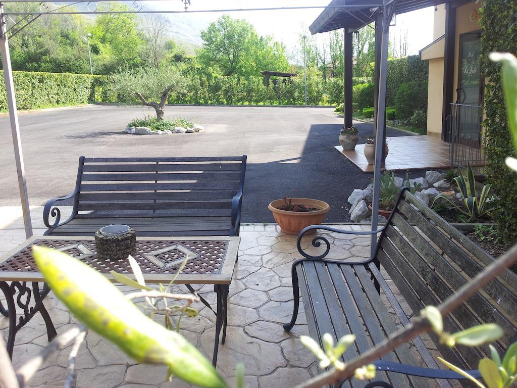 Hotel Piscina La Suite Prossedi Экстерьер фото